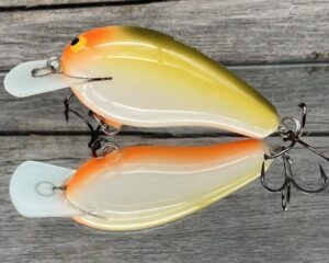 Black Label Balsa - Wobbler - Custom Balsa Crankbait - Parrot Color