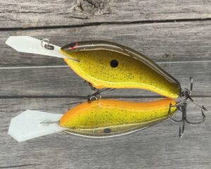 Greenfish Tackle - Big G-Flat Smiley - Custom Balsa Crankbait - Chartreuse Root Beer Color