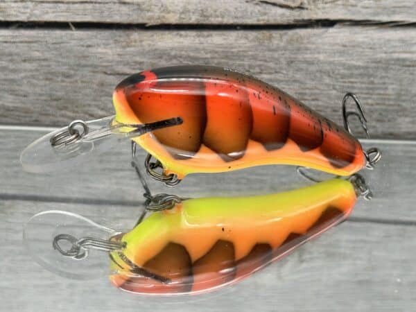 2 VINTAGE BAGLEY HONEY B FISHING LURES SQUARE LIP /CRAW